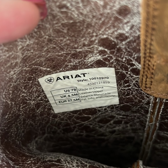 Ariat Magnolia Western Boot {Distressed Brown} 7 - Picture 14 of 14